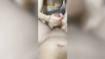 付き合うまで処女だった彼女の手コキ成長記録
