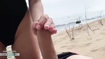 Wir ficken vor dem Surfer am Strand