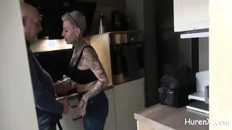 Geheimnis gefickt mit tattoed Schlampe