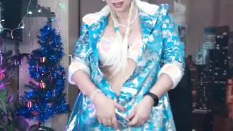 Ritual dances of a old SnowMaiden to challenge the coolness. Santas staff