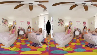Sexual America - Jazmin Luv Penelope Woods  Samantha Reigns Share the Big Penis of the College d