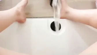 SFW Bathtub Climaxing