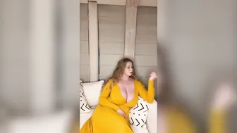 AIRPOD SHAPED CHICK part 8 (BIG BREASTS and HUMONGOUS BOOBIES)