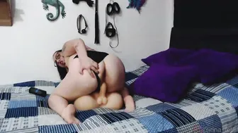 Having Fun with my Twat and Booty