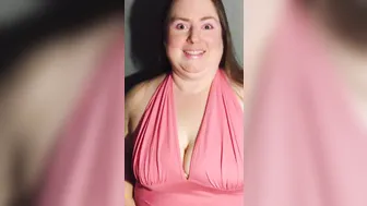 BBW Pose and Showing her Boobs