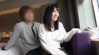 遠距離恋愛年の差カップルの寂しさを埋めるハメ撮りSEX