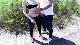 Dopo La Corsa e Il Workout Mi Faccio Sborrare inside Faccia Nel Parcheggio Da un Guardone Fortunato