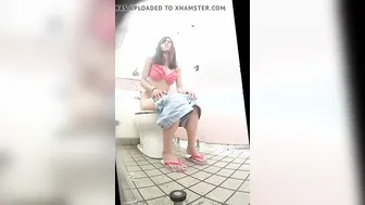 Great girls into the beach dressing room