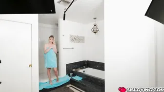 Stepsister Lilly Bell plays with her vagina after that sexy shower