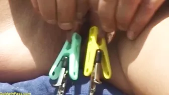 Anal Dig cougar Labia Spread
