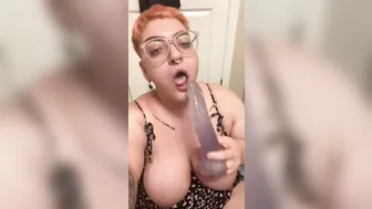 Short Hair Amatuer BBW Deepthroats Vibrator before Anally Ride it