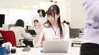 小姐在办公室抚摸我的头