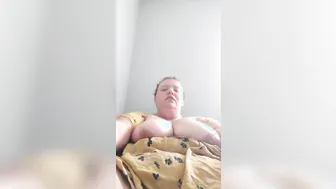 Dani Fucks herself with Sex Toy until she Jizzes