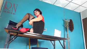 Slutty Secretary without Underwear tries on Stockings on her Desk