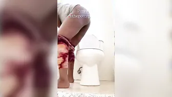 Bare Toes Letting the Peeing Drizzle out