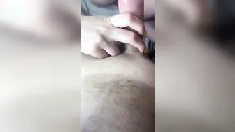 Сосет мой хуй