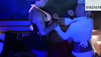 Geile porn video – Zwei geile freche dominatrix Frauen ficken Freier
