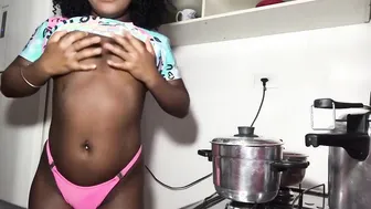 Chamei ele pra jantar mais o safado me comeu. {Veja no RED}