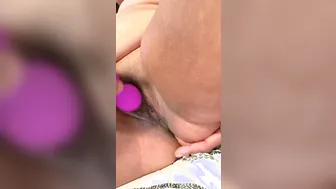 Vulgar mom Plays with her Soak Snatch