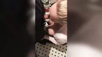 Sa paire de nibards est trop bonne