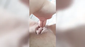 Amateur Finger Bang Soaking Leaking Cunt