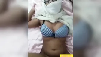 Bertudung lagi