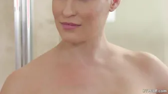milf Masseuse Ryan Keely and her first female client