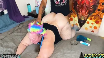 smoking and Relaxing with my neighbors 24kbooty