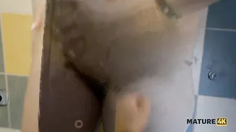Alika Alba porn video – MATURE4K Man wants to be Paid for Flooded Apartment so he just Fucks Next Door