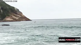 Me masturbei ao som das ondas