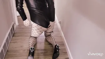 Butt Worship: Leather and Fishnets
