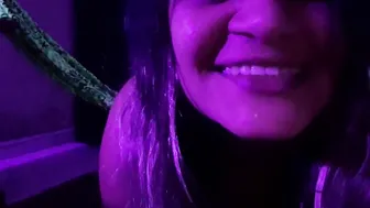 Esperando meus primos para a noite de balada