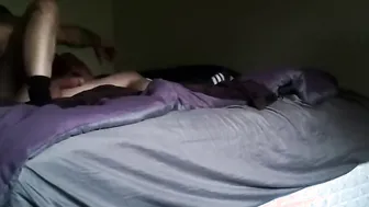 Trop bonne baise entre jeunes il fait venir son ex