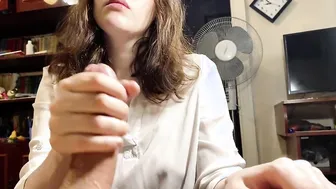 Giving a Head to a Subscriber while my Hubby is at Work - Ezik01