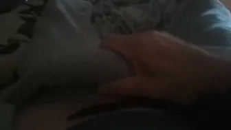 Cachondo y termino pajeandome