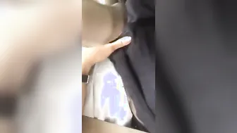 难为情的被老公在车上欺负