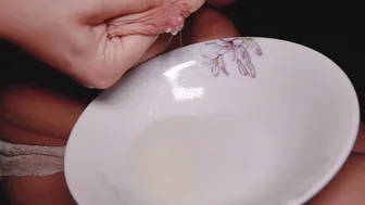 NyanSally - I Squirting Milk from my Gigantic Saggy Boobies inside the Plate | ASMR