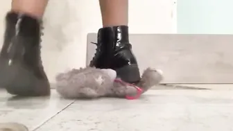 Girlfriend Jade Crushes and Spits on Teddy