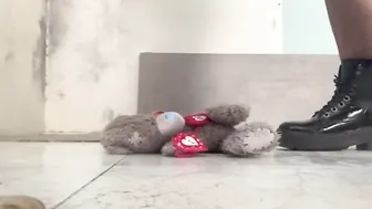 Girlfriend Jade Crushes and Spits on Teddy