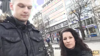 HUNT4K. Dude takes cash from hunter who wanted to fucked his little