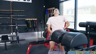 Bigboobs mom blows off and ride short bro inside the gym