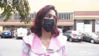 This is how you trick a shy Venezuelan otaku