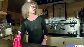 Isabelle sensual mom getting butt pounded into her bar