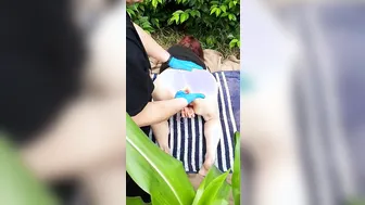 Gierige Ehefrau riskant anal und blasend im Maisfeld benutzt