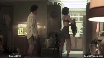 Mary Elizabeth Winstead exposed inside lingerie