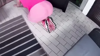 FOUND THIS milf WORKING OUT AND DECIDED TO HELP HER BREAK a SWEAT
