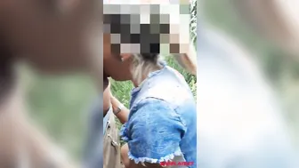 Scopo Mia Moglie Mentre Guarda Il Mare e Le Persone Passare Poi Ingoia La Sborra