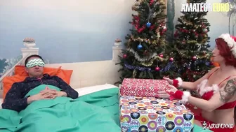 AMATEUR EUROPEAN Christmas Morning Sex With Big Tit Julie Valmont