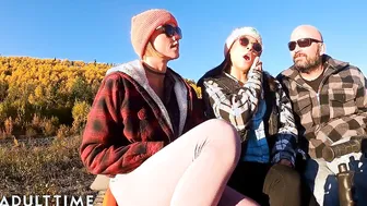 pov Poly Lesbians Enjoy Finger Fuck During babe Grind
