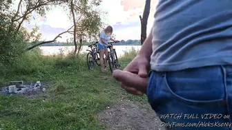 Unfamiliar sluts was not scared and decided to jerkoff a dick SHOCKED